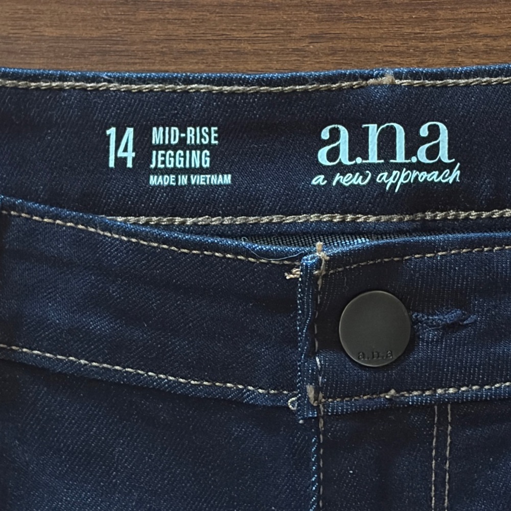 a.n.a Midnight Blue Women's Mid-Rise Jeggings Size 14 - Picture 2 of 7